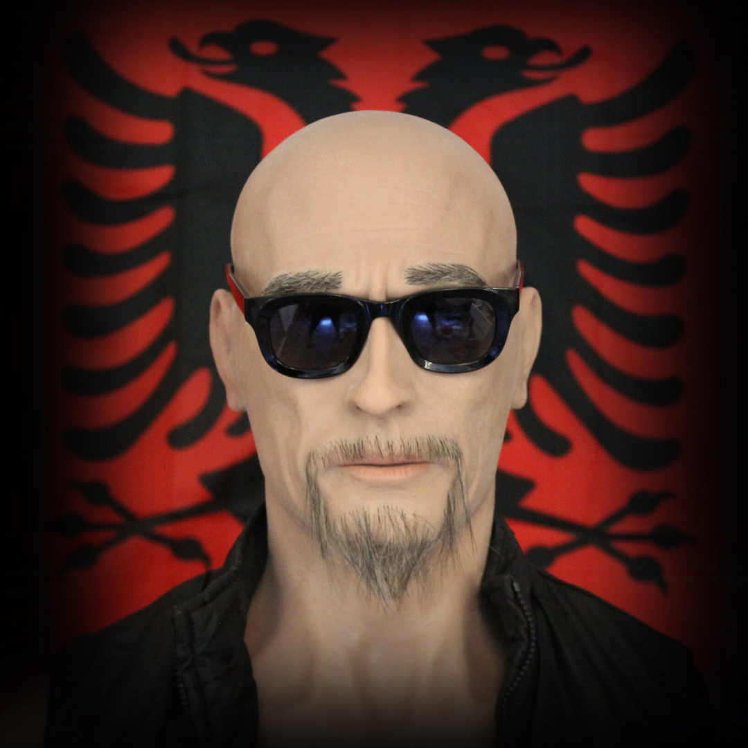 M4 : Masque d'homme blanc réaliste – 55 ans avec moustache et barbe